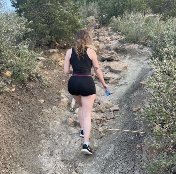 2 pic. Hiking does the body good https://t.co/ziV2Bd3VTl