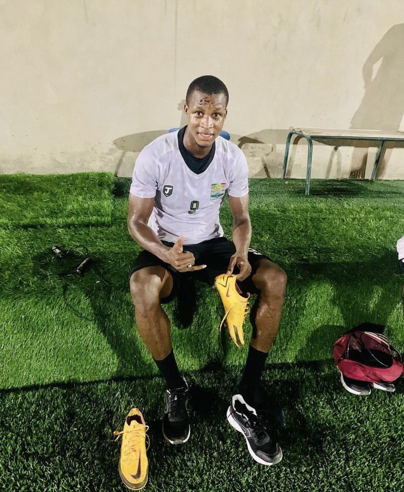 Lesportifs_'s tweet photo. 🚨Update🚨
Amirou Kante rejoint @AsDouaneFoot après un passage de quelques mois au @cnepsexcellence
L'attaquant formé à l'@ASCJaraafSn va se relancer avec les Gabelous.
#MercatoSN https://t.co/D13XAyVcio