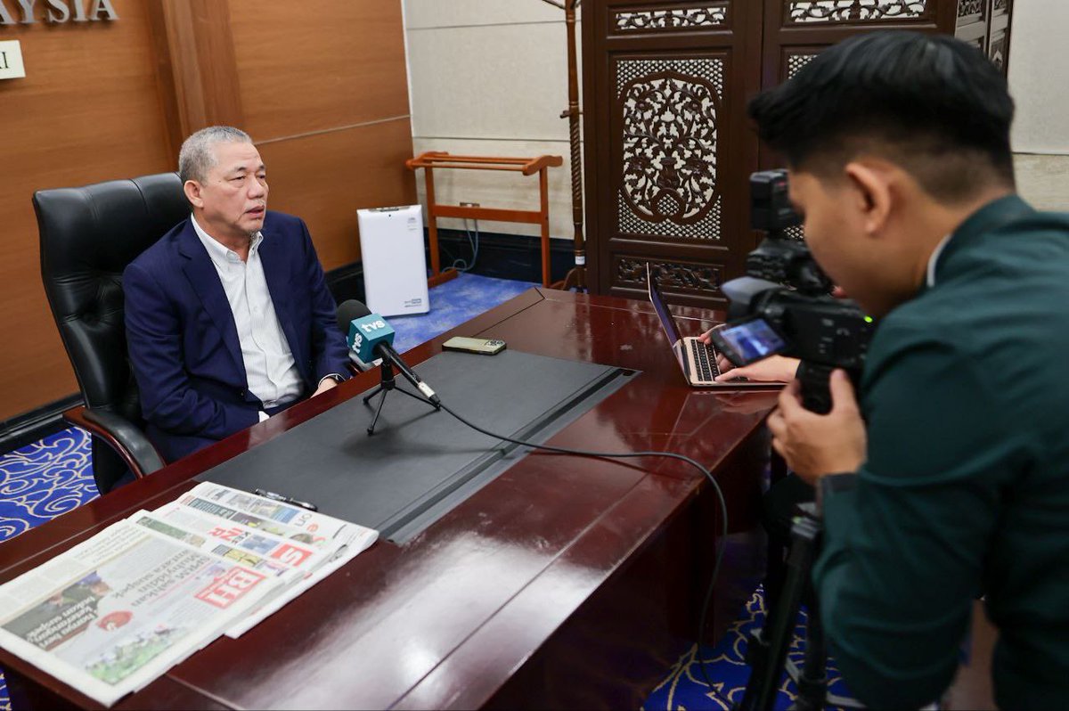 PetraJayaMP's tweet photo. Petang ini memenuhi wawancara bersama saudari Zakiah Koya @staronline & saudara Yusuf Shukri @tvstvmy di pejabat saya di Parlimen. Terima kasih The Star & TV Sarawak
#FYForYou
#MalaysiaMADANI https://t.co/WjjUuGai7X