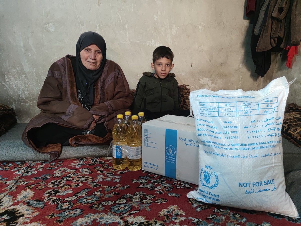 WFP_Syria's tweet image. Since the quake, WFP has assisted over 650k ppl in non-government-controlled northwest Syria w/ emergency rations and/or monthly food baskets.

We're scaling⬆️to assist all those in need, including 1.4 million ppl in northwest who received regular food assistance prior to quakes.
