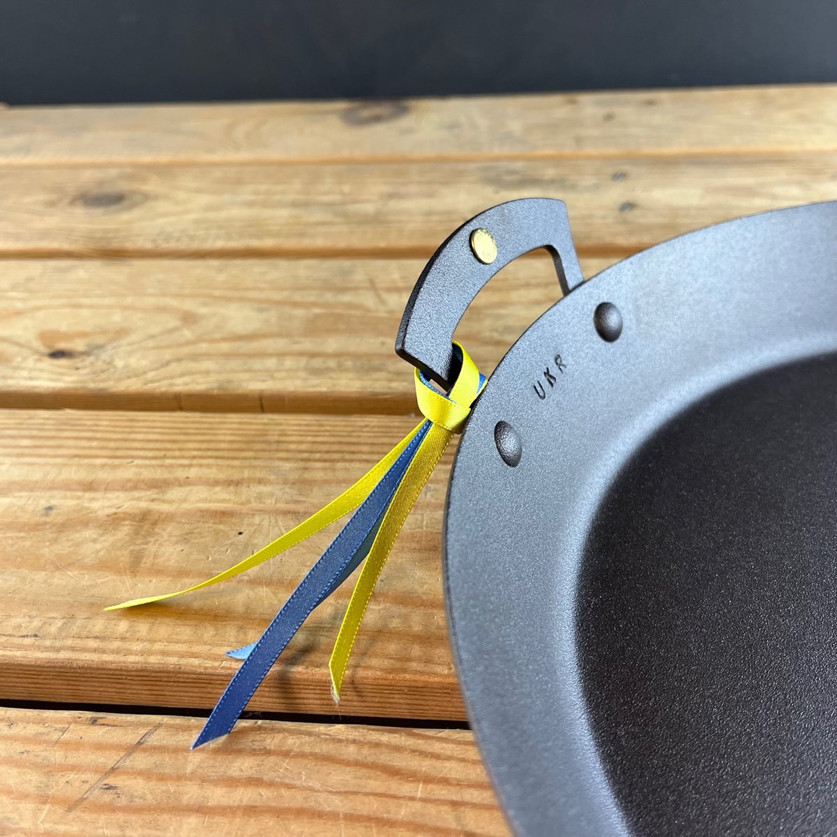 Have you got yours?
£10 to <a href="/UNICEF_uk/">UNICEF UK</a> for every one we sell.
Comes with recipe from <a href="/Olia_Hercules/">Olia Hercules 🇺🇦🇬🇧</a> 
netherton-foundry.co.uk/Ukrainan-carbo…
#SlavaUkraini