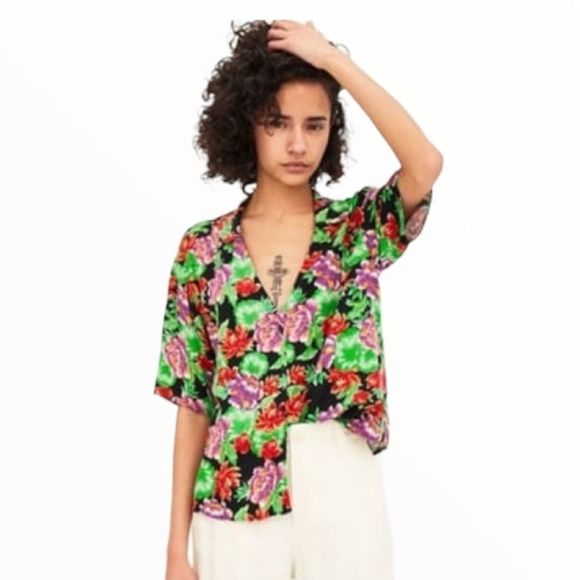 sellordiet's tweet photo. So good I had to share! Check out all the items I'm loving on @Poshmarkapp from @AHOTStores #poshmark #fashion #style #shopmycloset #swimsolutions #zara #vintage: https://t.co/ouWmpxxDLX https://t.co/2UlTtC32vR