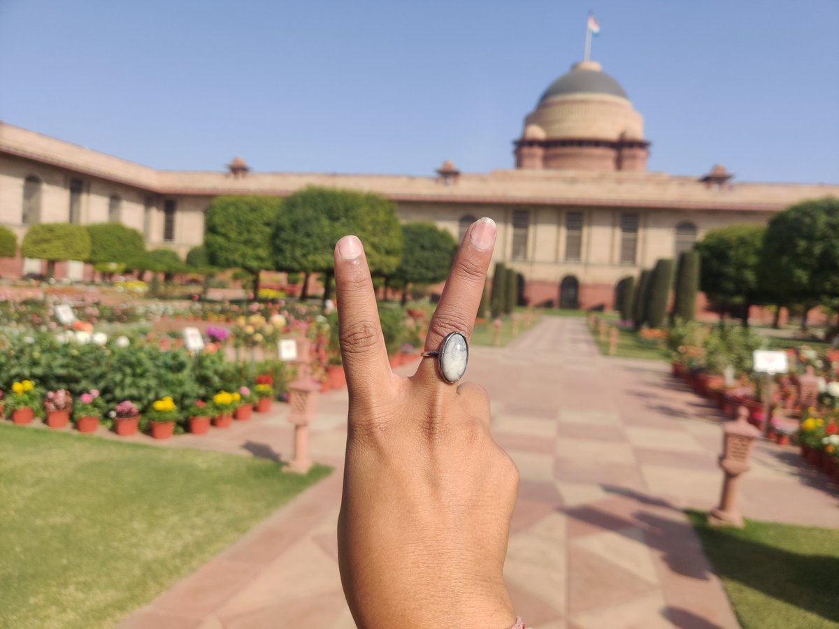 MansiGuptamd's tweet photo. 💜
#rashtrapatibhavan #amritudyan https://t.co/PTam4uoaEt