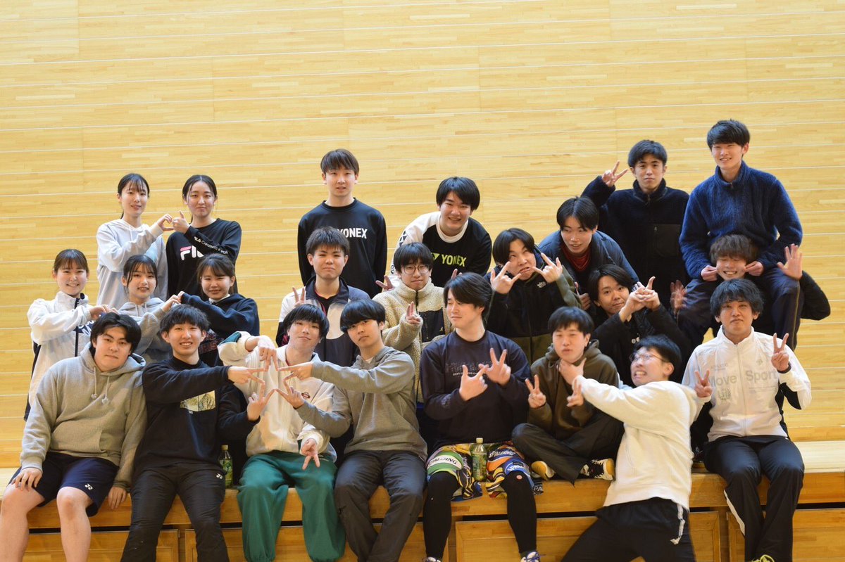 APU_badminton's tweet photo. 先日、校内大会を行いました！
3･4年生の皆さん強かったです👏

公立大に受験を考えている方は、前期日程試験が25日にあります！
新1年生となる皆さん、サークルでお待ちしております！
精一杯頑張ってください🔥 https://t.co/wuhOg54VjN