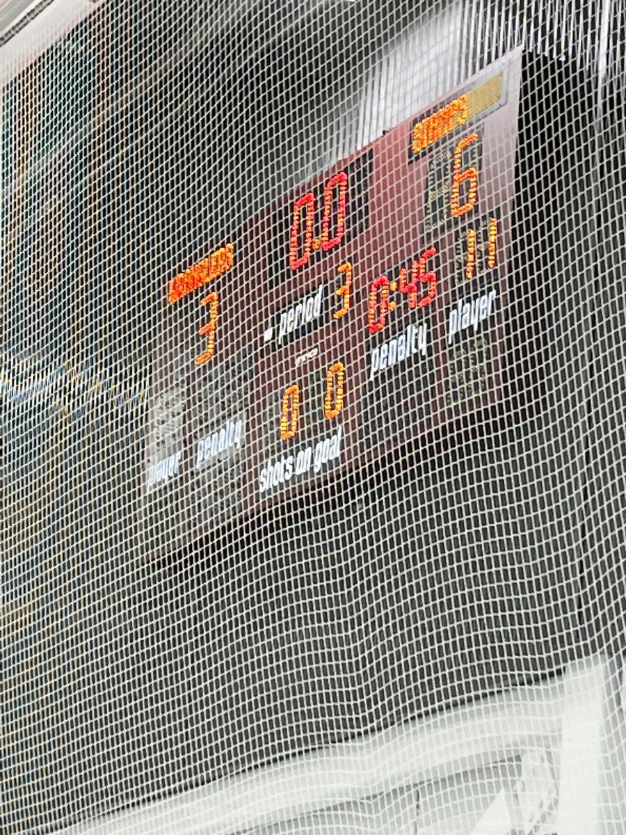 U13WranglersAA's tweet photo. Third period didn’t go our way and the Stamps showed why they are 1st in the league storming back with the 6-3 win, we rematch them in a couple weeks so got some more work to do before then #getthemnexttime #putinthework #u13aawranglers @BuffsHockey @U13WranglersAA https://t.co/AqU80gWymU