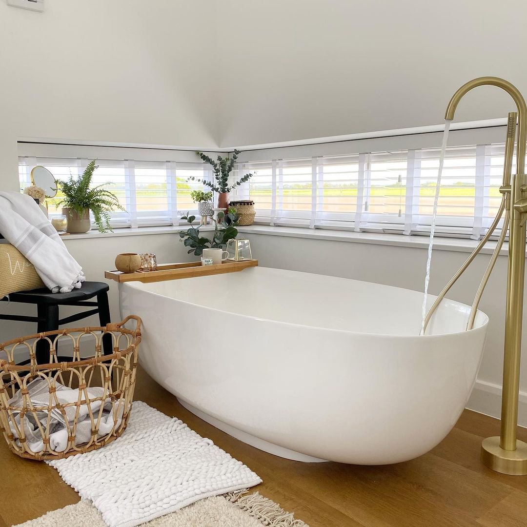 UnbeatableBath's tweet photo. Simply Serene ๐๏ธ
We adore this space by UB customer Melissa! ๐ซ Inspired by neutral tones to create a calming paradise.
๐ธ: smithyhouse_ on IG
Thanks for sharing! ๐ #ShareMyUB
#Bathroom #BathrooomDesign #BathroomInspo https://t.co/qgFYluAtrk