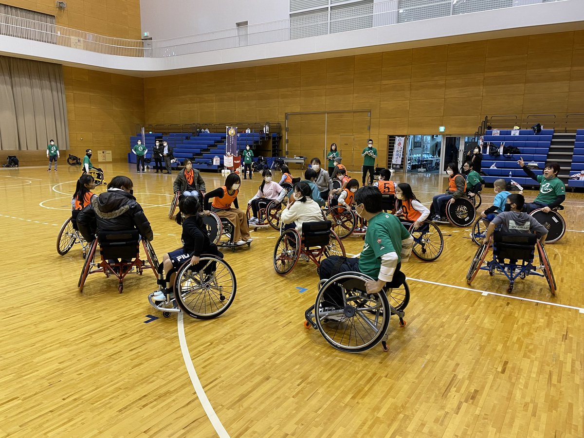 wmg_wakayama's tweet photo. R5.2.18 Sat.「つなGO和歌山スポーツ体験会 Warm-up Japan from World Masters Games 2027 関西」
を開催しました！
このイベントは、バレーボール・車いすバスケットボール・剣道などの複数のスポーツを体験できるイベントとして開催しました。
250名を超える方々が参加してくれました！ https://t.co/8KHbYPNke2