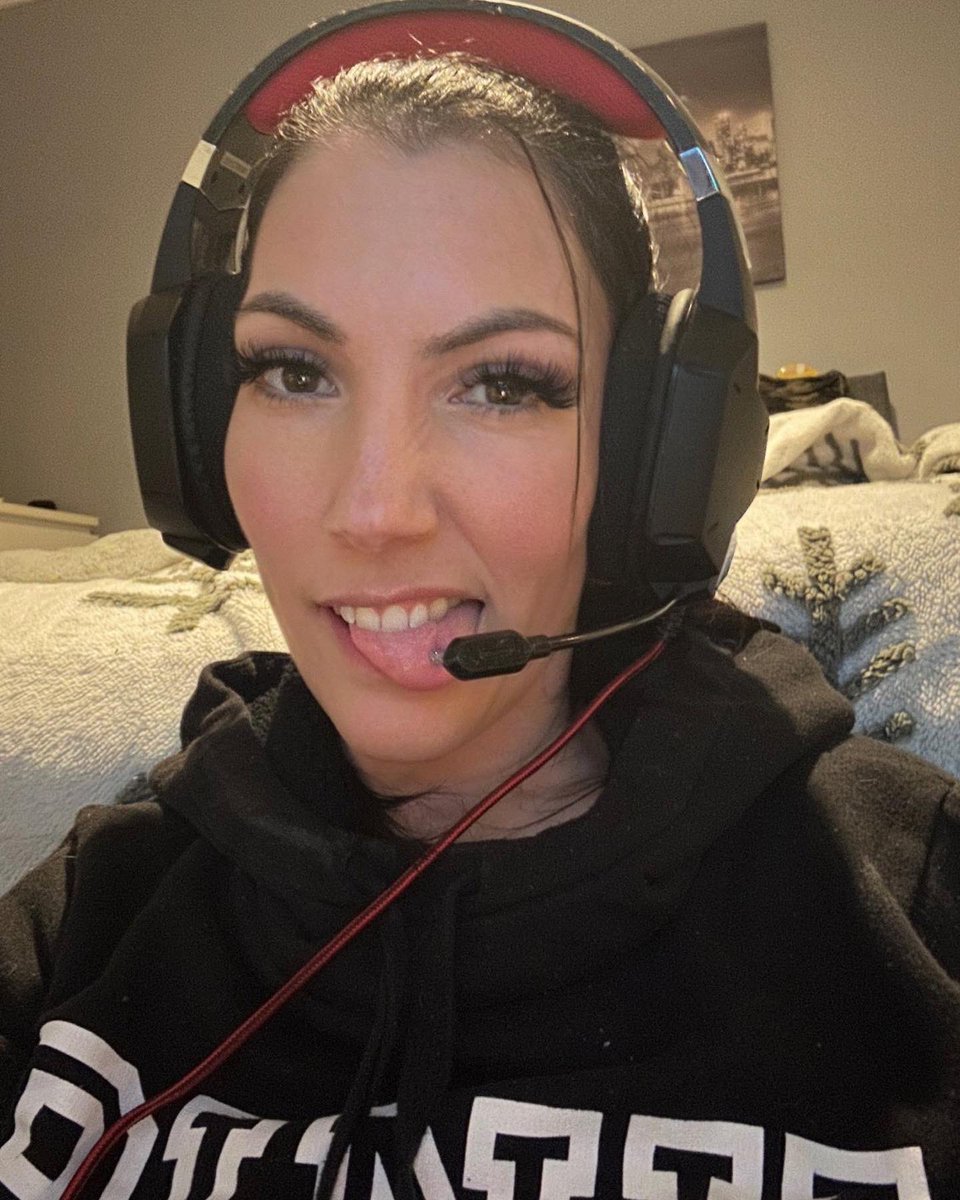 Whoever hasn’t got the new Hogwarts game… you need to! Great game. #addicted #HOGWARTSLEGACY #XboxSeriesX #gamer #gamergirl