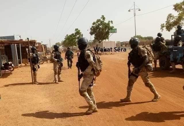 AfricaSecondes's tweet photo. #BurkinaFaso : La Forces armées du Burkina Faso font des exploits très remarquable sur le terrain 🙏🚁
#Actualités #Afrique #45second #Burkina #BurkinaInfoTv #Burkinabè #force #sécurité https://t.co/YxP46oVw9f