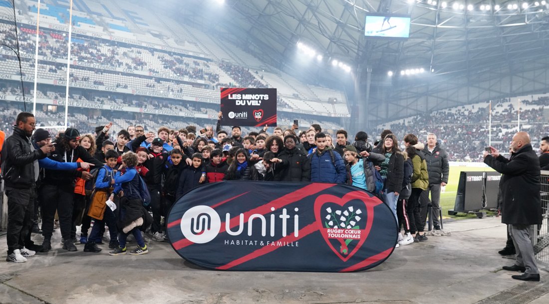 Les Minots du Vel' 🔴⚫️

Avec l'aide de notre mécène <a href="/UnitiHabitat/">UNITI Habitat</a> , près de 100 enfants de la <a href="/villedaubagne/">Aubagne</a>, et du <a href="/CAGombertois/">Club Athlétique Gombertois</a> ont pu découvrir le Stade <a href="/orangevelodrome/">Orange Vélodrome 🏡</a> "en mode rugby", et fouler sa mythique pelouse ! 🏉

#ParcequeToulon