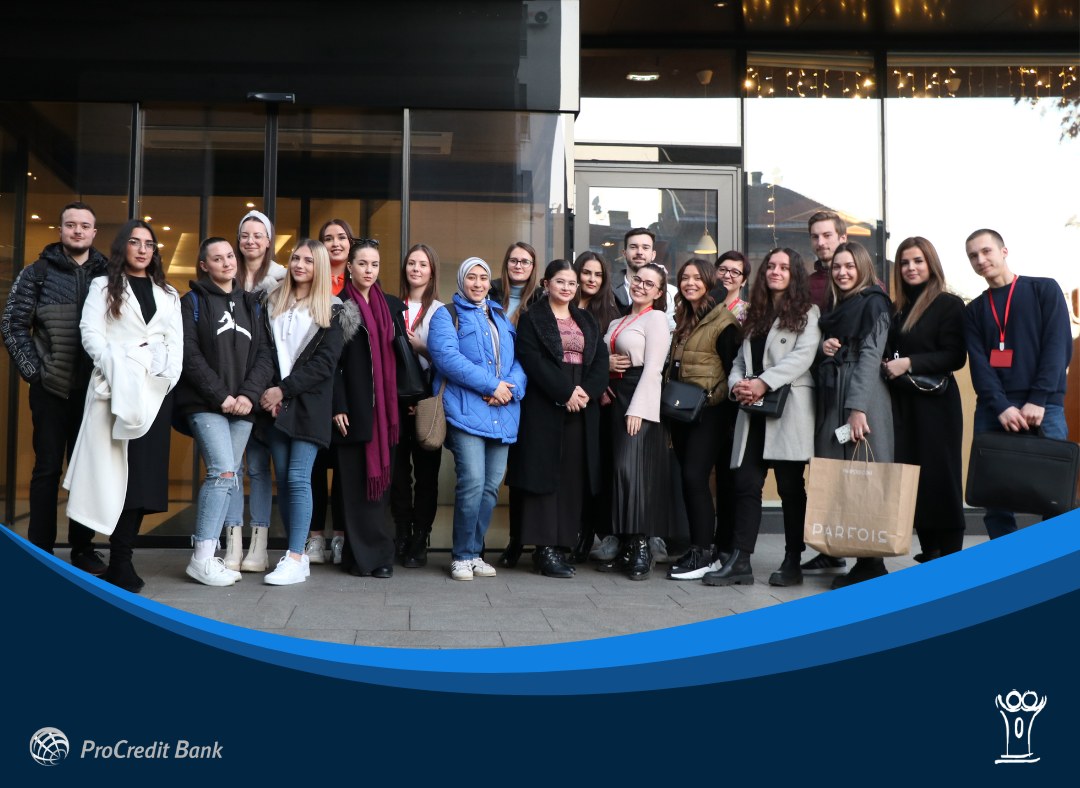 pronibih's tweet photo. Drugi put po redu, #PRONI tim i tim #ProCreditBank družili su se s mladima iz #Sarajevo na događaju "Kafa sa..." kako bi ih upoznali s prilikama koje banka nudi i upoznali s programom Evropske omladinske kartice.

#proniyouth #eycaba https://t.co/DHNre4fpEm