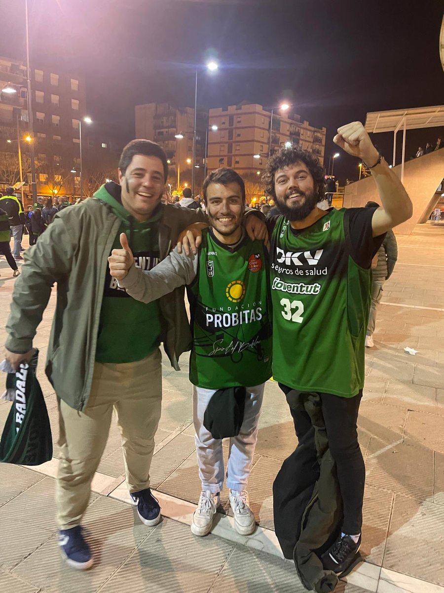 MasPlatero's tweet photo. COPA ACB 22/23 - BADALONA
Moments i persones espectaculars. Gràcies💚 https://t.co/4TpEYk7jSY