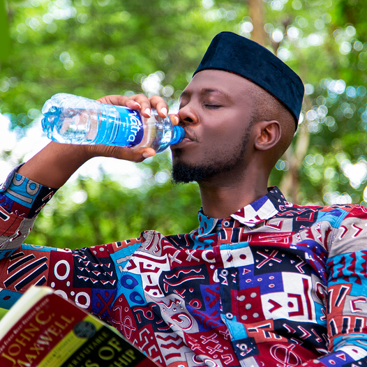 VatraWater's tweet image. Stay refreshed with a refreshing sip of Vatra.
#HydrateCelebrate #Vatra #PureRefreshment