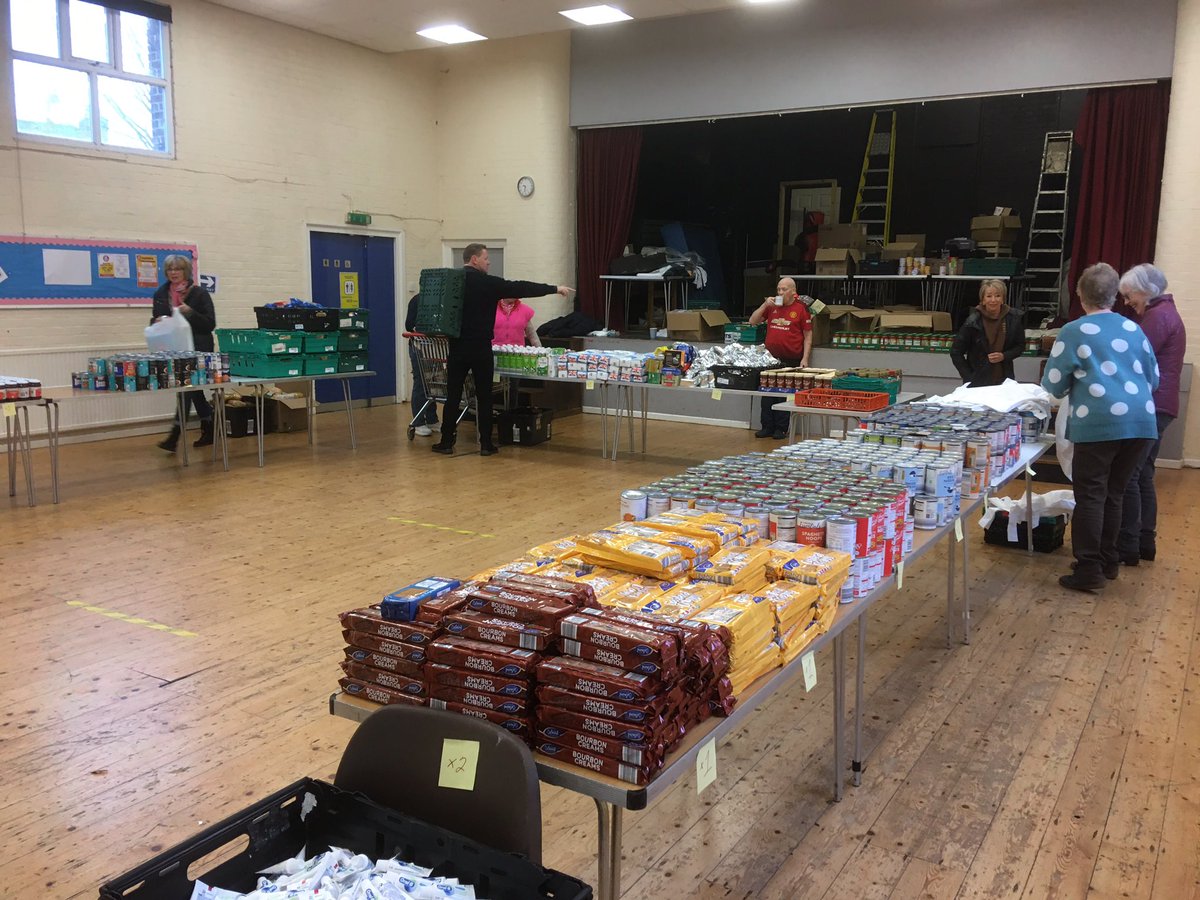 shofarbymenorah's tweet image. #MenorahOutreach helped out at St Luke’s @CofEWythenshawe @wythfoodbank packing bags of food for 100 families in the half term holiday.