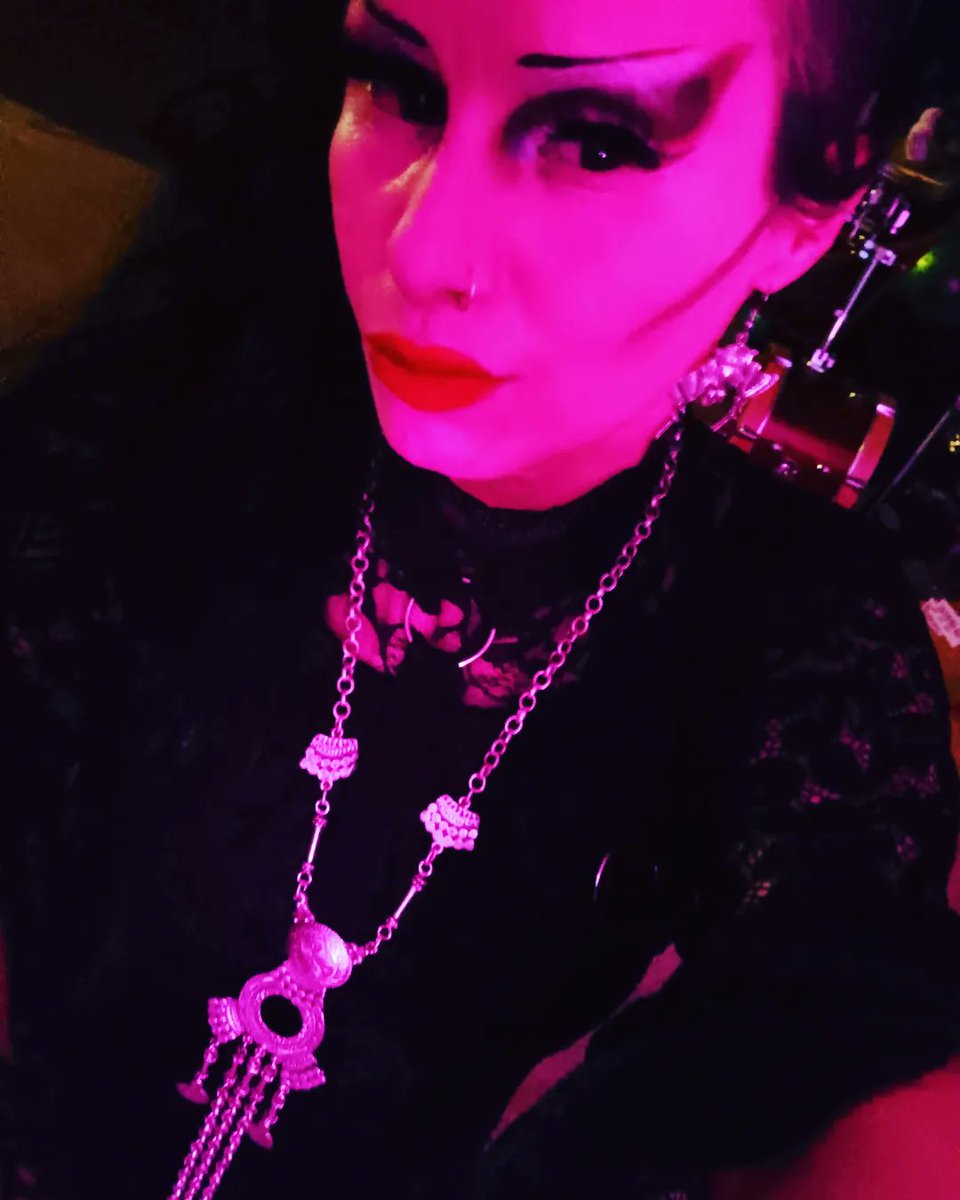 ghastlycrumb_dj's tweet photo. Setlist from yesterdayπ€πΉ I've been obsessing over getting @Toccata9 out to Indy, RAWR!π¦π¦πΈοΈ#dinogoth #twitchstreamer #twitchbatgang
#postpunk #gothrock #deathrock #darkwave #ethereal https://t.co/fupYWxAnVw