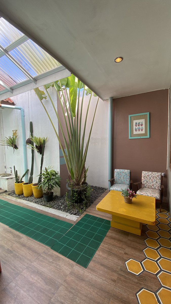 ga abis pikir 400rb/kamar bagi 2 jadi cuma 200 ribu dpt tempat kaya ginian di jogja🥲