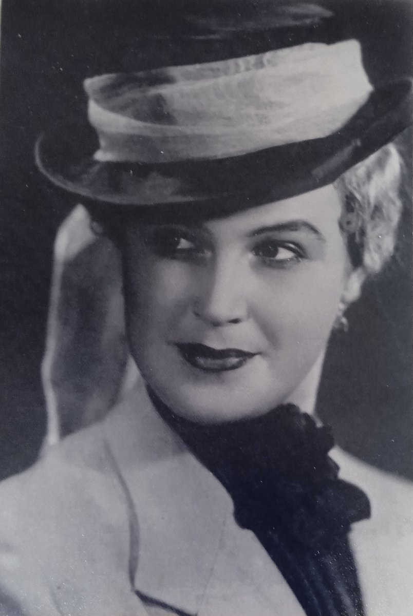 В.К. Соболева: «Своё сердце я отдала искусству...». К 120-летию со дня рождения актрисы СТД им. Маркса (ныне им. Слонова), Заслуженной артистки РСФСР Валентины Константиновны Соболевой (20 февраля). Виктор Кретов, 15 иллюстраций: zemob.ru/index.php/soby…