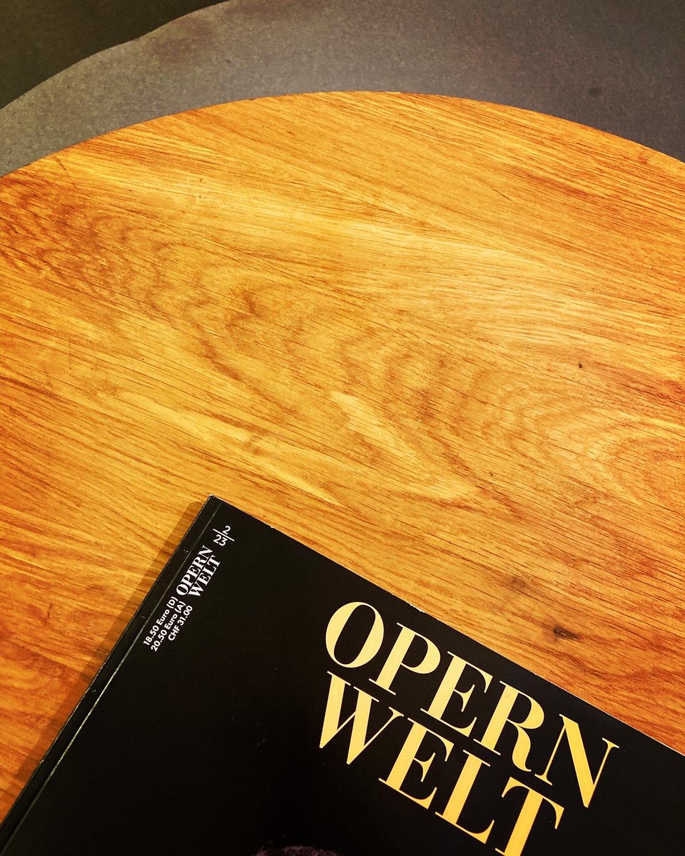 EnriqueMazzola's tweet photo. Just seen: on Opernwelt of #february, a beautiful #portrait by Regine Müller focused on @LyricOpera and my beloved #chicago. Love this #transatlantic connections ❤️🙌🏼
.
.
.
#opernwelt #interview #windycity #reportage #conductor #uslife #chicagolife @PSMusicBerlin @opernwelt https://t.co/jnnNh4Jij1