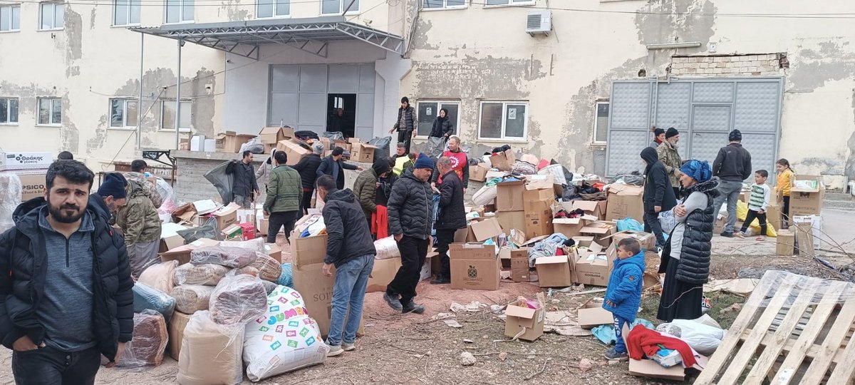 Η αλληλεγγύη από την Ελλάδα έφτασε και στο Adiyaman Τουρκίας

#σεισμος_Τουρκια #σεισμός