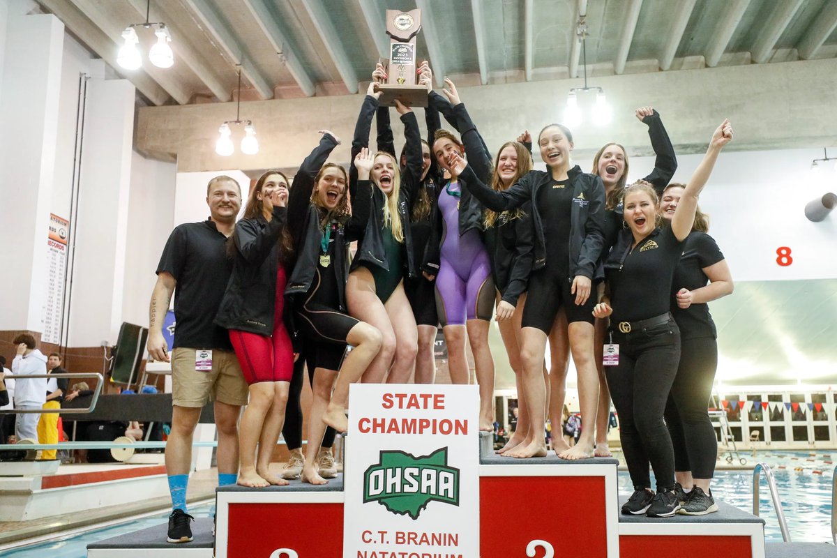 Speaking of the state meet, here are <a href="/dp_dispatch/">Dave Purpura</a>'s recaps from Friday and Saturday in Canton.
--Division I girls: dispatch.com/story/sports/h…
--Division I boys: dispatch.com/story/sports/h…
--Division II: dispatch.com/story/sports/h…