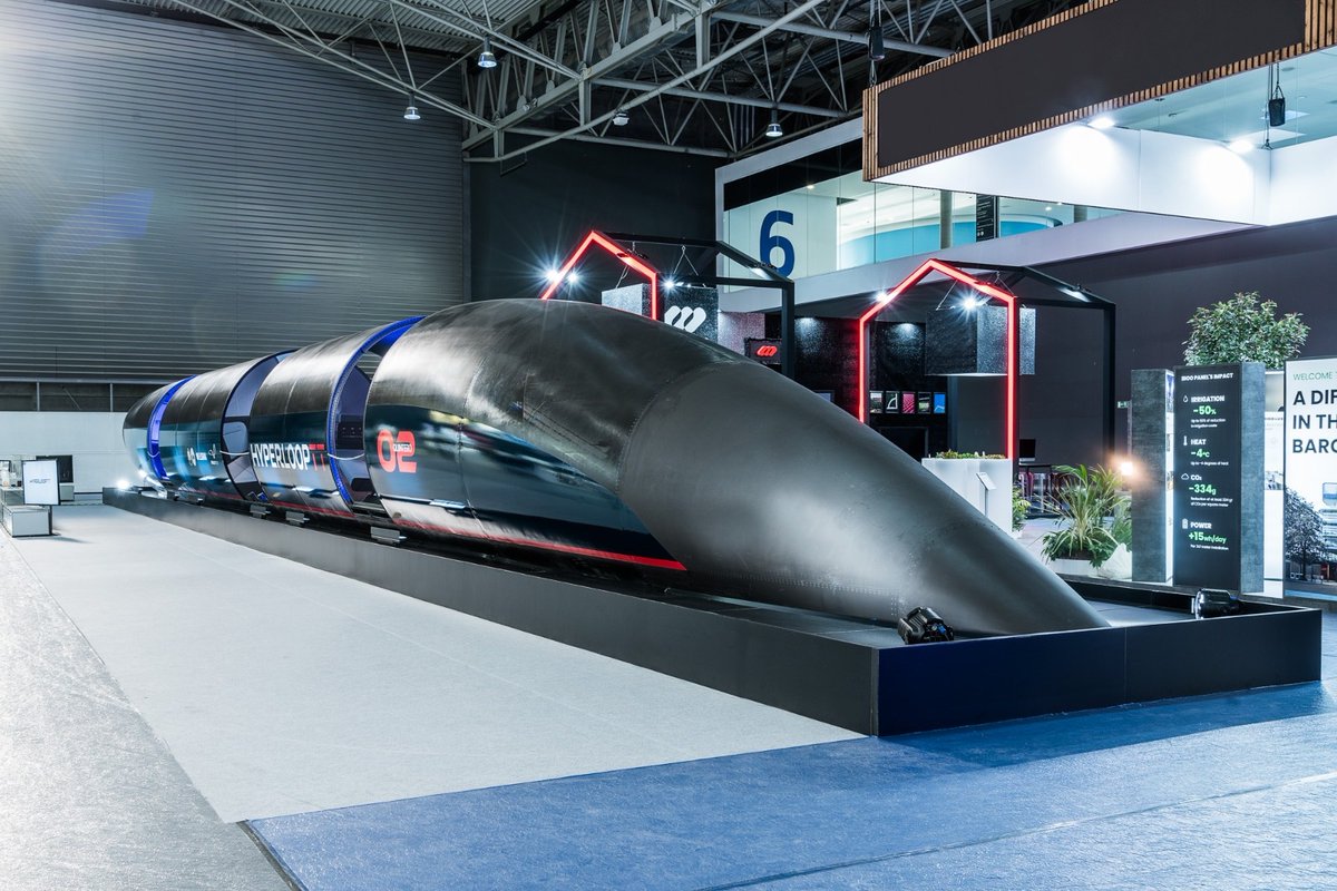 hyperlooptt's tweet image. We're thrilled to announce the unveiling of our second full-scale capsule fuselage at the Mobile World Congress in Barcelona. For the first time, attendees can experience the capsule's innovative materials, structure, and interior. #hyperloop #HyperloopTT