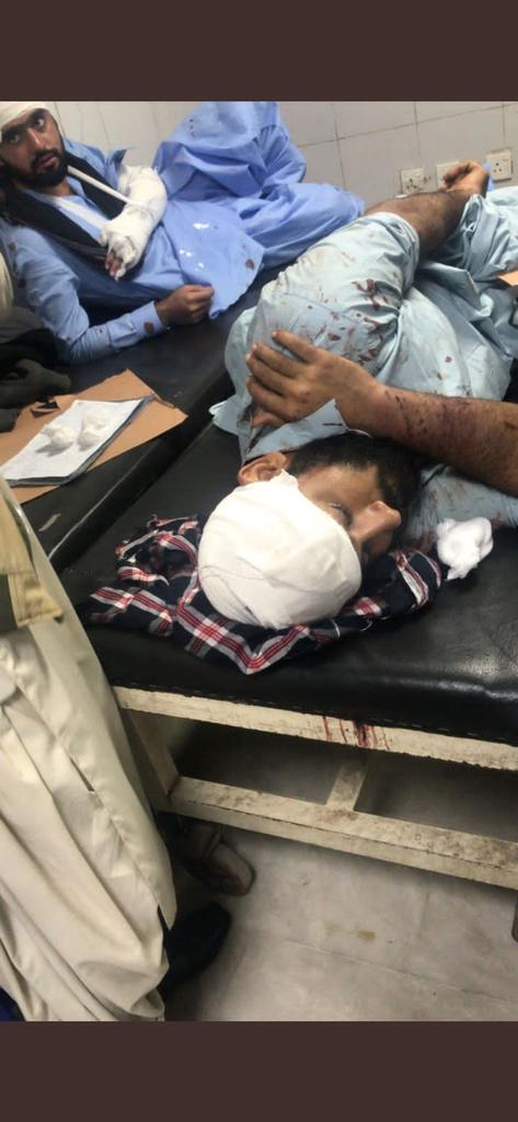 Ghanibaluch's tweet photo. ہمارے دشمن کون ہیں؟ ہمارے دوست کون ہیں؟ انقلاب کیلئے اس سوال کو اولین اہمیت حاصل ہے.
ہمارے لیے ضروری ہے کہ ہم اپنے حقیقی دشمنوں پر حملہ کرنے کیلئے اپنے حقیقی دوستوں کے ساتھ اتحاد کرنے کی جانب توجہ دیں.
( ماؤزے تنگ)
#Baloch #Pashton #IslamAbad #QAU https://t.co/v6uogCiqOy