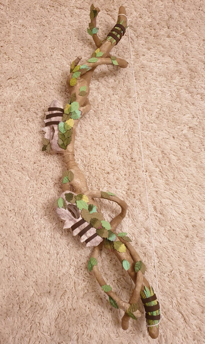 Dear <a href="/AshesofCreation/">Ashes of Creation</a>,
The bow showed off in the Feb 2023 livestream was so beautiful! I had to try and make it <3 Hope you like it :)