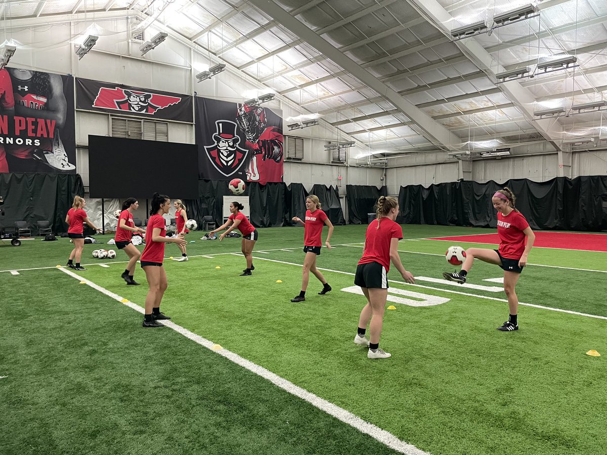 GovsWSOC's tweet photo. Started training off with a skills ladder competition this morning! Hats off to the winning group! 

#GovsGetBetter | #LetsGoPeay https://t.co/Vvb2LcZQlS