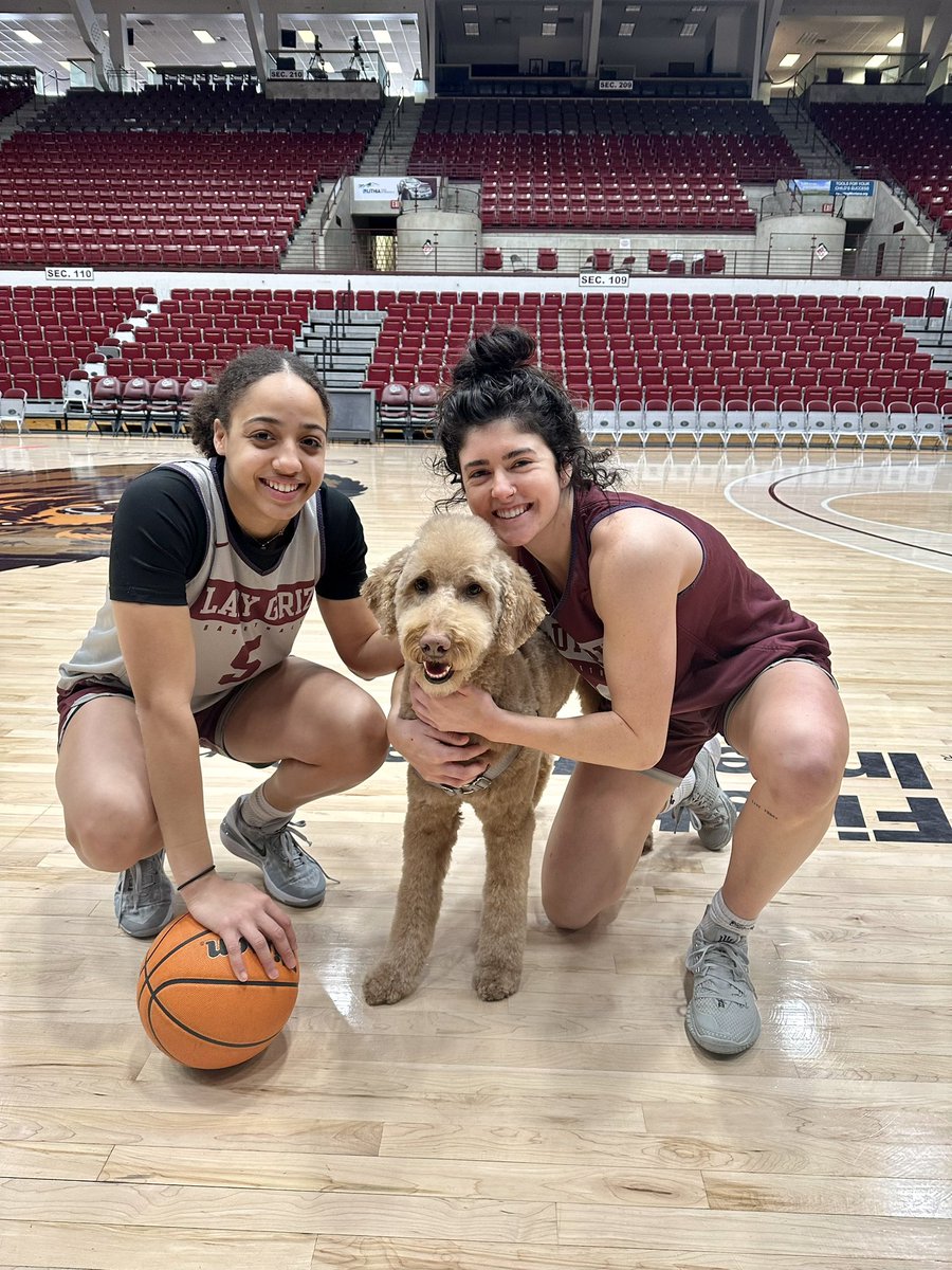 Let’s show up and show out for our seniors tonight!! Go Griz 🖤