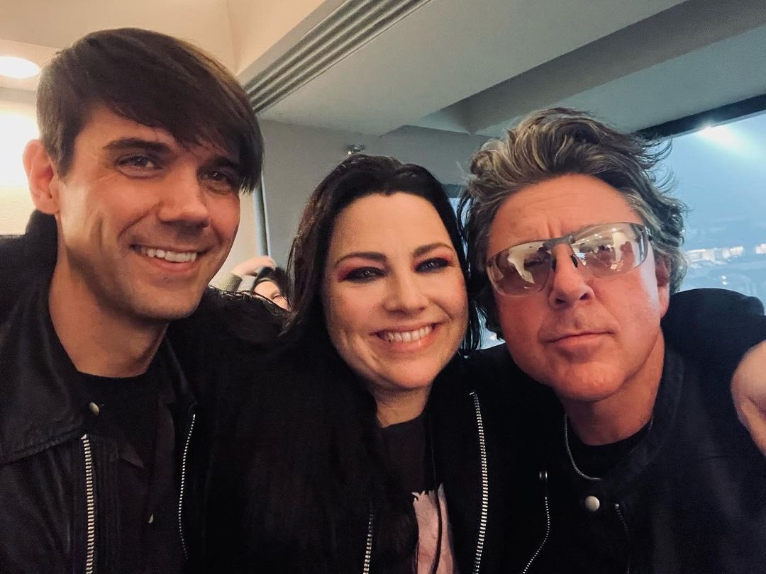EvaWebsite's tweet photo. Snaps 📸 and a clip 🎥from last night: @evanescence & @muse . Thanks @WillFnHunt & @AmyLeeEV! What a great show.
.
📸 #repost • Fuzzrd
.
#concert #evanescence #muse #music #photos #targetcenter #rockmusic #nightout #show #fuzzrd https://t.co/GbrKPeVg0M