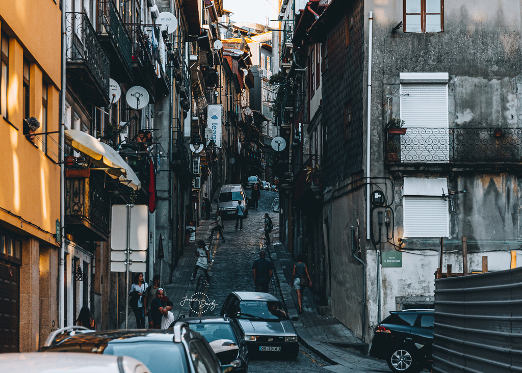 A side street just off the Río Duero in Porto, Portugal.
.
.
.
.
.
.
#porto #portugal #iberia #iberianpeninsula #canon #jessicadarbyphotography #canonphoto #visusalsoflife #visualambassadors #moodygrams #illgrammers #visualsgang #artofvisuals #aov #trave… instagr.am/p/CpLUAJQsKAS/