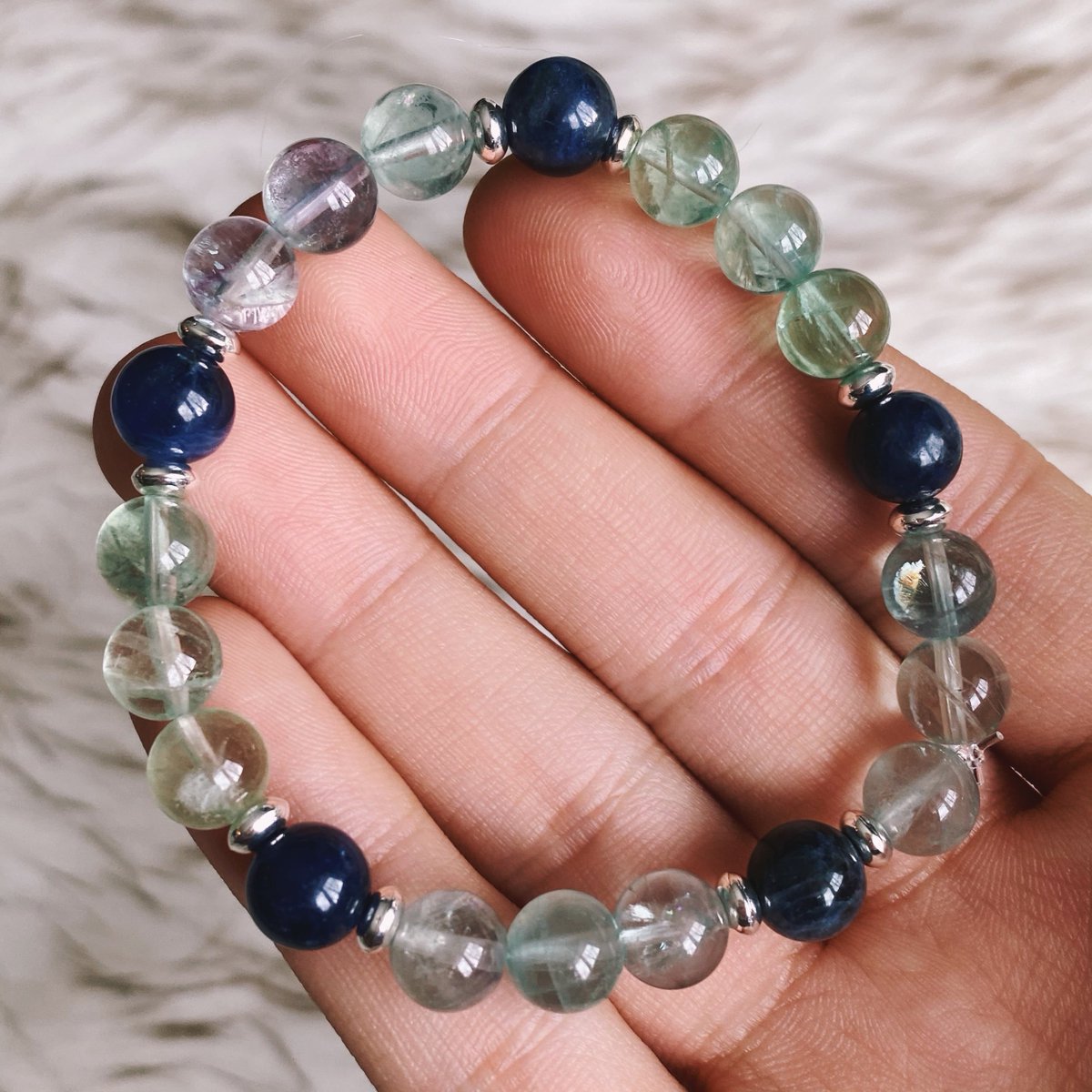THE INTELLECT 🧠📚✨
focus • clarity • knowledge

this bracelet was made with
fluorite &amp; sodalite