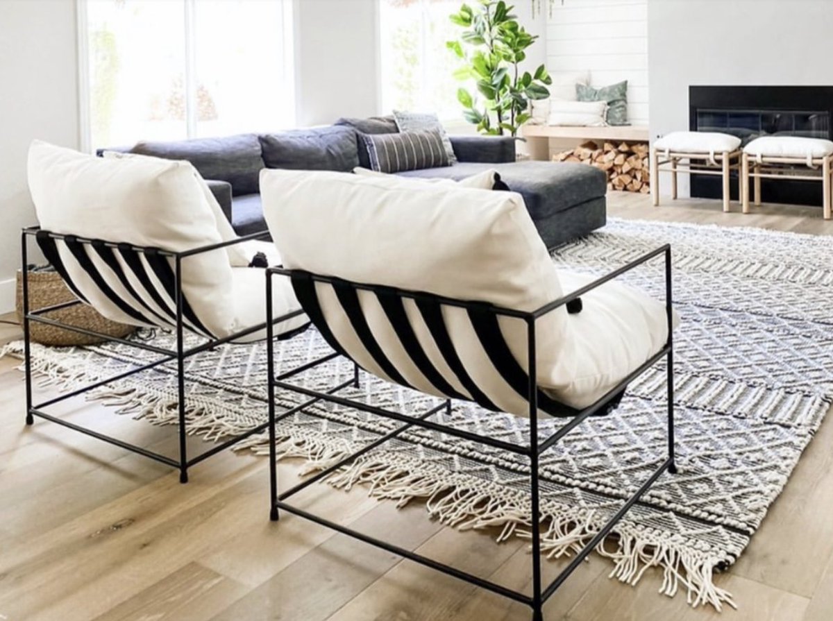 lewisfloor's tweet image. Our only rule for interior design is there are no rules. 😉

From flooring and window treatments to tiles and area rugs, design possibilities become endless when you book an appointment with our team of #designexperts. 

Images via @AKDO_USA, @Preverco, and @duchateauworld.