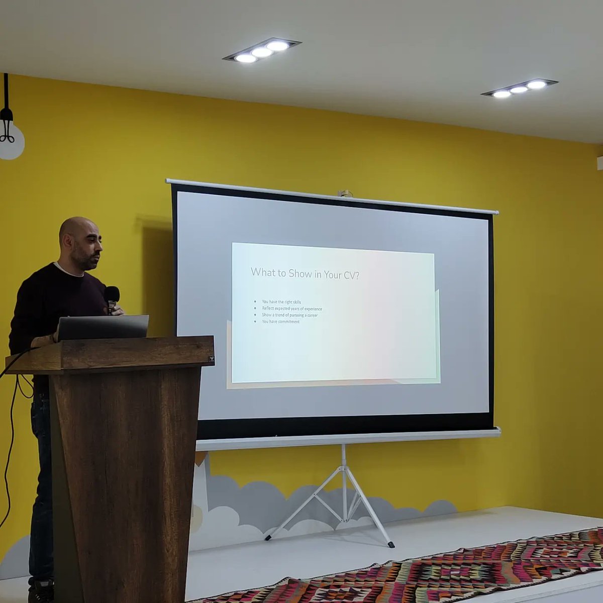 mu7ammadzs's tweet photo. Attended by more than fifty tech enthusiasts, ByteCode's 4th meetup hosted two amazing talks by @ilmamm and Kodo at @fiveonelabs. https://t.co/oGehBs364S