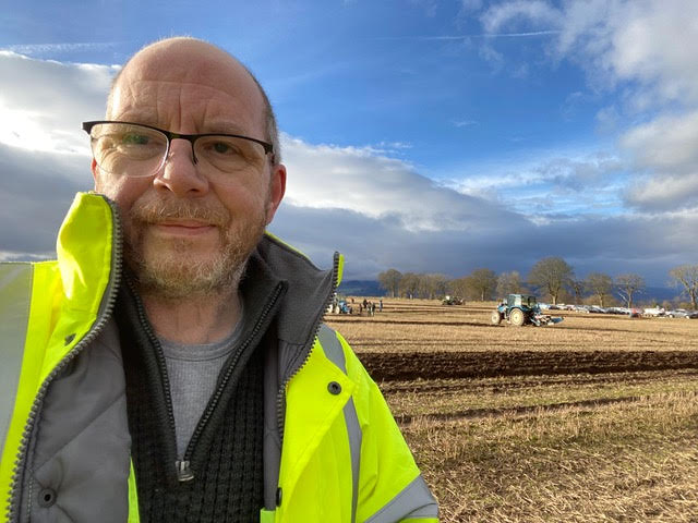 It’s happy birthday to our PR and marketing guy. <a href="/MarcHindley/">Marc Hindley</a>  sent us this selfie with his job application. He said it shows him when he was out standing in his field.

#openbrolly