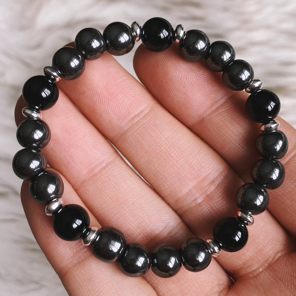 THE HEALER 🔌🧬✨
restoration • cleansing • grounding

this bracelet was made with
hematite &amp; black onyx