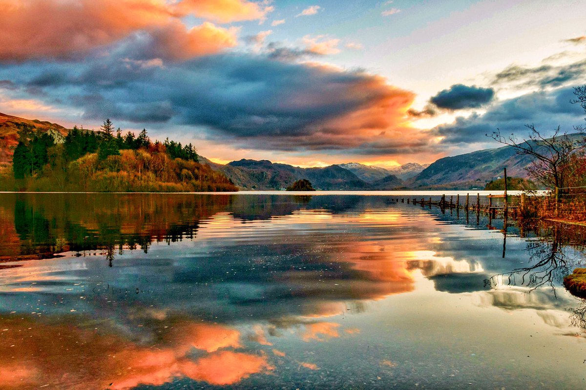 Lake District reflections

@StormHour @ThePhotoHour @NotJustLakes #LakeDistrict #Cumbria