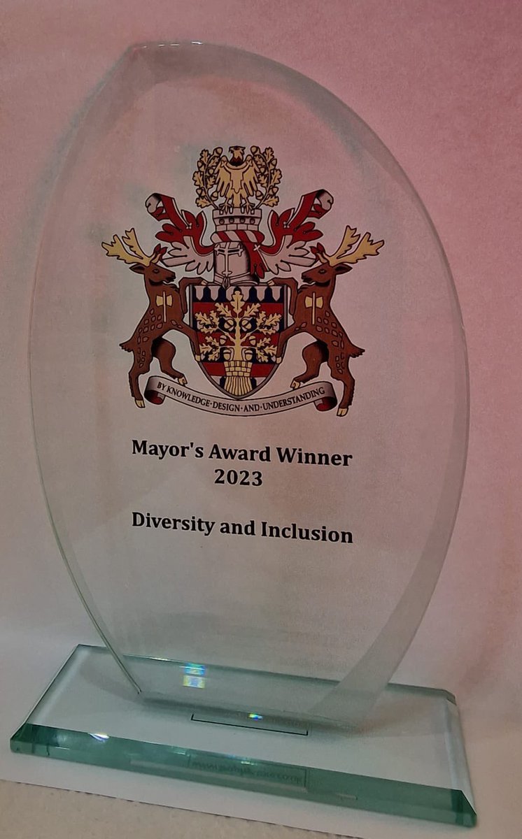 ID_MK's tweet photo. We are thrilled to announce that our previous chairperson, Mr. Alok Wakhare, has been awarded the prestigious Milton Keynes Mayor's Award for Diversity &amp; Inclusion 2023!

#MiltonKeynesMayorsAward #DiversityAndInclusion #CulturalHeritage #IndiaDayMK #WelcomingCommunity #IDMKTeam https://t.co/LLrHbYQ8Vi