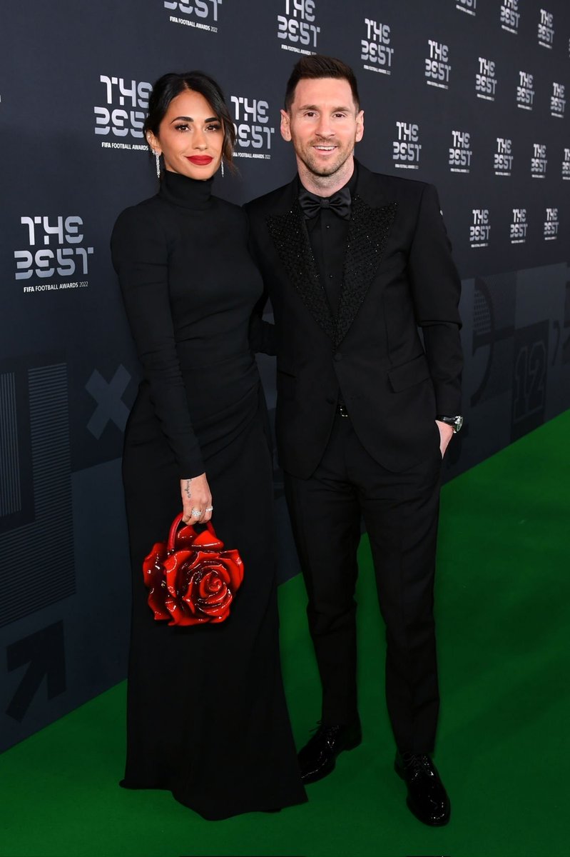 "Antonella":
Por la llegada de Lionel Messi y Antonela Roccuzzo a la gala de los premios #TheBest