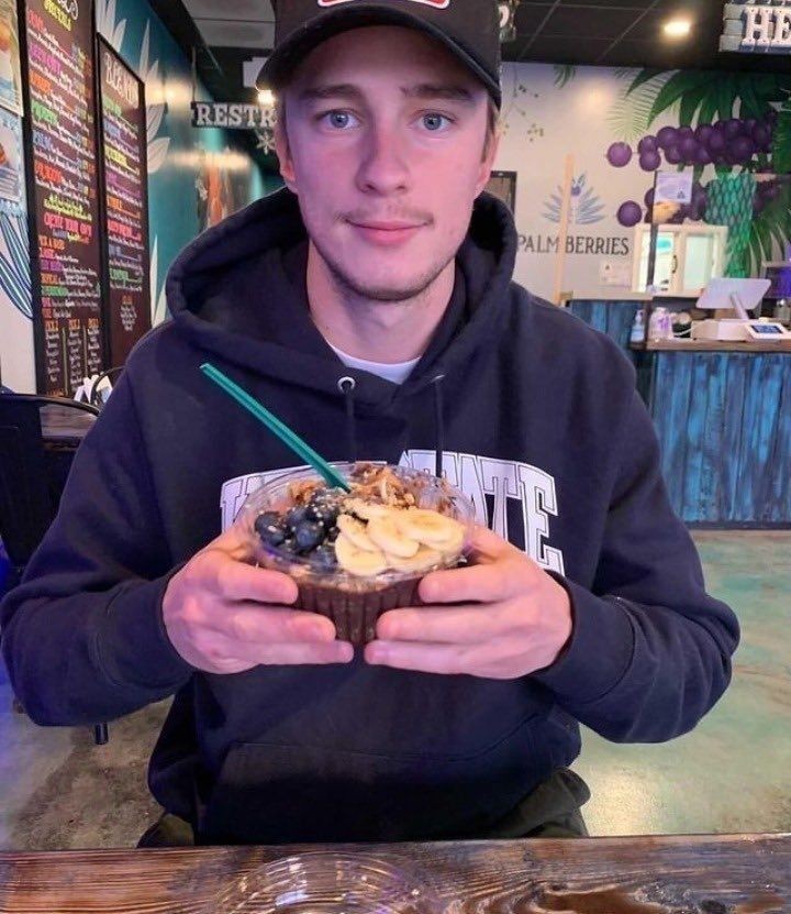 alguém namora esse tralha @iforpalestra 😡