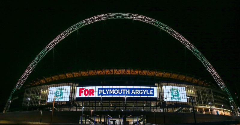 Argyle's tweet photo. 🚌 We are pleased to confirm that we will be working alongside supporters’ group the @greentaverners to provide a joint coach travel service to Wembley for the @PapaJohnsTrophy Final. 

Bookings open at 11am tomorrow via https://t.co/rFU3qhz1Ge

Full details here ⬇️

#pafc