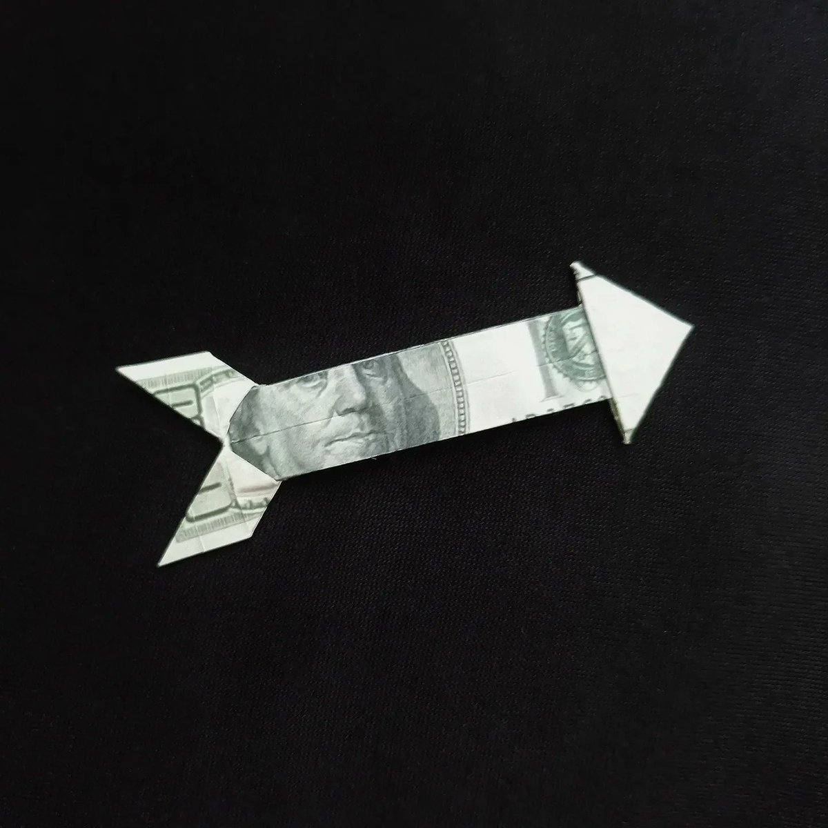 YunYuOrigami's tweet image. ↗️

MODEL: $ &quot;One-Way&quot; Arrow. 
AUTHOR: Stephen Hecht. 
FOLDED: By me. 
SHEET: A bill. 

Diagram 👉🏼

#origami #origamifun #origamitutorial #billorigami