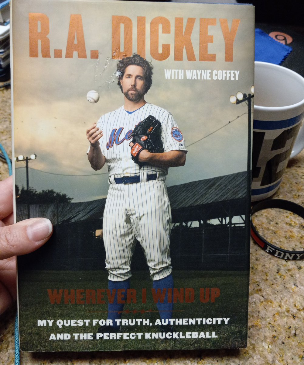 MetsGal4Ever86's tweet image. Found this gem in a used bookstore today! I loved watching @RADickey43 pitch! Can't wait to read it! #LGM #Knuckleball