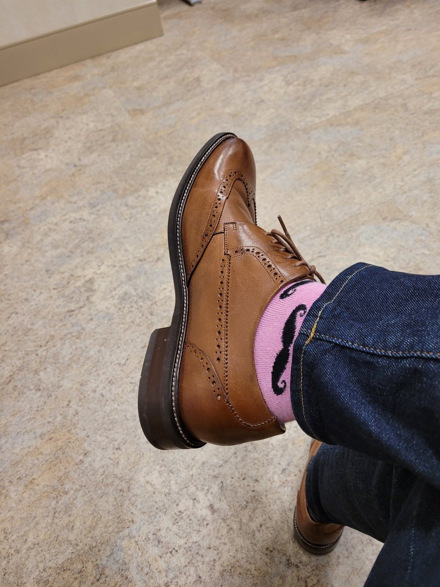 vishnu_saxena's tweet photo. #Pinksocks back in #NYC.. solving #Healthcare problems.!👍 #ScalingHealthTech #Salesforce #ViVE2023 https://t.co/fWnrKtH51H