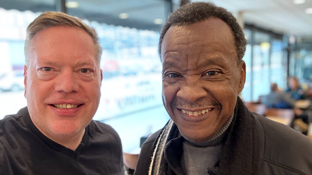 rodrakic's tweet photo. Just chatted with @DrWillieWilson, the only #ChicagoMayor candidate who has made REOPENING MEIGS FIELD a part of of their platform. He confirmed this is still his intent if elected.
“Chicago deserves an airport downtown.” — Willie
#aviation #mobility #AAM #KCGX #reopenMEIGS https://t.co/3bBO4bfPWu