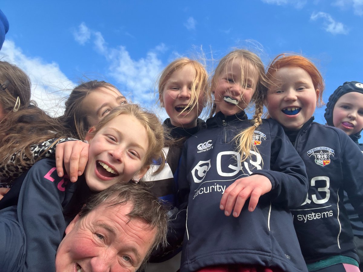 160 players took part in the U10 & U12 blitzes yesterday at Old Crescent. Thank you to Kate Sheehan of Munster who brought along the Interprovincial Trophy which proved a big hit. See more at facebook.com/Oldcrescentrug…

#MunsterStartsHere