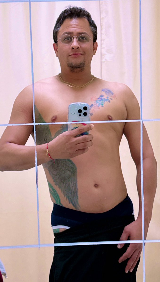 Alfonso70933765's tweet photo. Hay todavía un Gordito en Mi Cintura que No Me gusta….CUADROS NUNCA EH TENIDO 🙇🏻♂️
🗣️(C. O. N. C. E. J. O. S.)🗣️
#Chonchito #Naturalon #DandoleAlGYM #HayResultados #SisePuede #BiBoy #Lagunero #Seguimos https://t.co/oMysm2GQOd