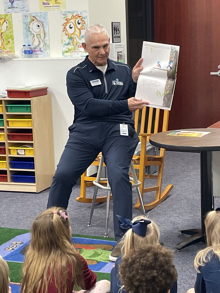 Mr. Oaxaca and Sgt. Roberts are always a hit as volunteer readers! So appreciative of everyone's time this week! #VCEStrongerTogether #youbelongatvce #myMISD #VCLibrary #LoveofReadingWeek