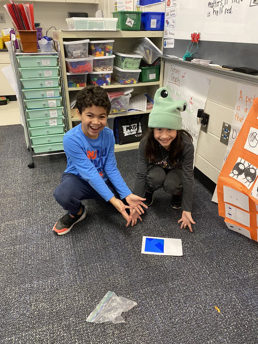 teacherkpratt's tweet image. These mathematicians were THRILLED to finally create the square! @napls_ps @E4Tech_Teacher #e4tech