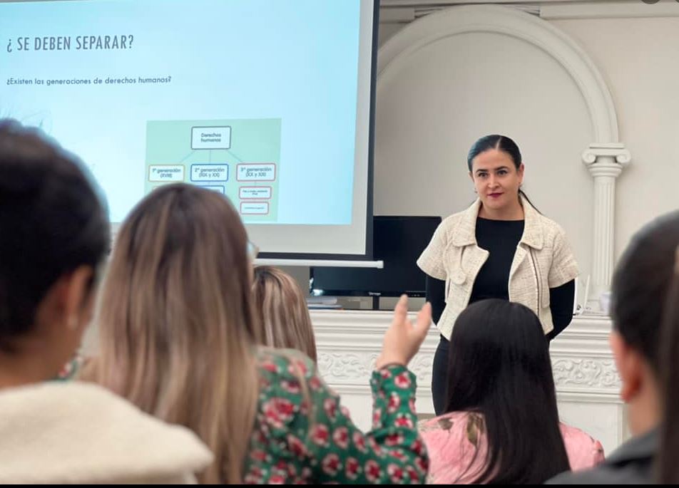 cpcseaags's tweet photo. La Comisionada @Marcelalopezser impartió curso @TriEE_Ags desde el enfoque de #DDHH y la Lucha Anticorrupción como parte de promover la #CulturadelaIntegridad  #Robustecer la Cultura de la Legalidad, como parte de las acciones de Prevenir los Actos de Corrupción objetivo #PEA https://t.co/6Tts41mFaP